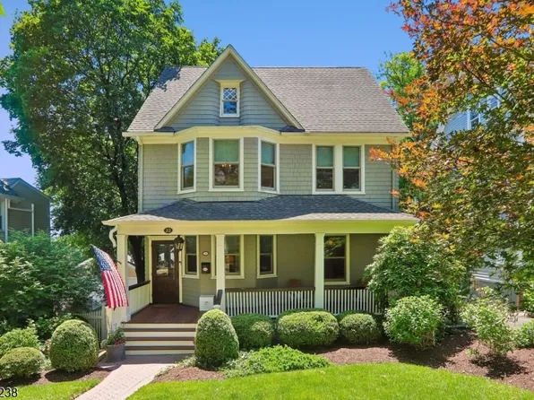 22 Oak Ridge Ave, Summit City, NJ 07901
