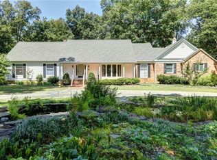 2700 Sandhurst Ln, Midlothian, VA 23113