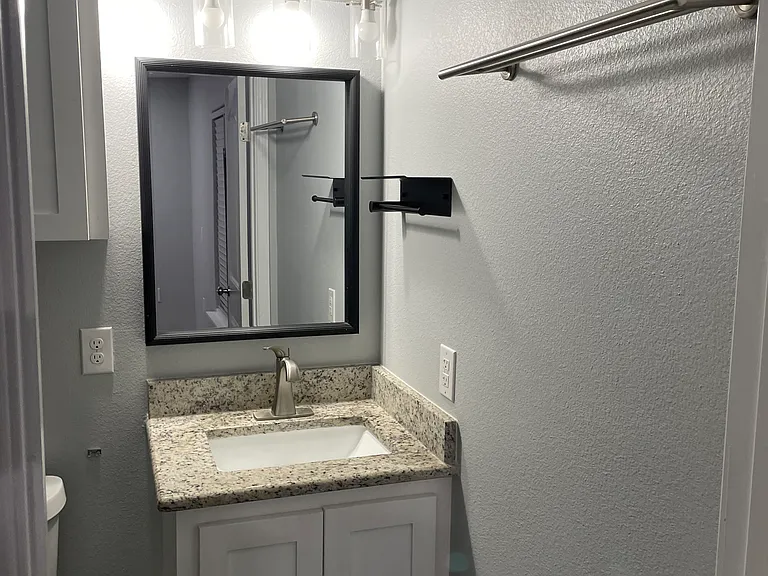 640 N Rife St #1 — Photo 10