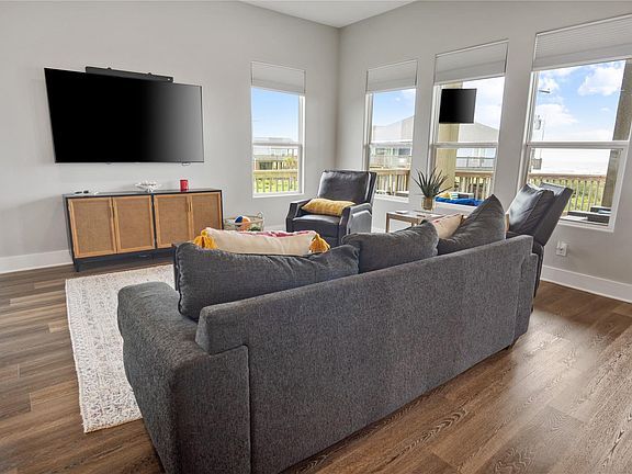 5th image of 804 1/2 W Johnson Crawford Cir