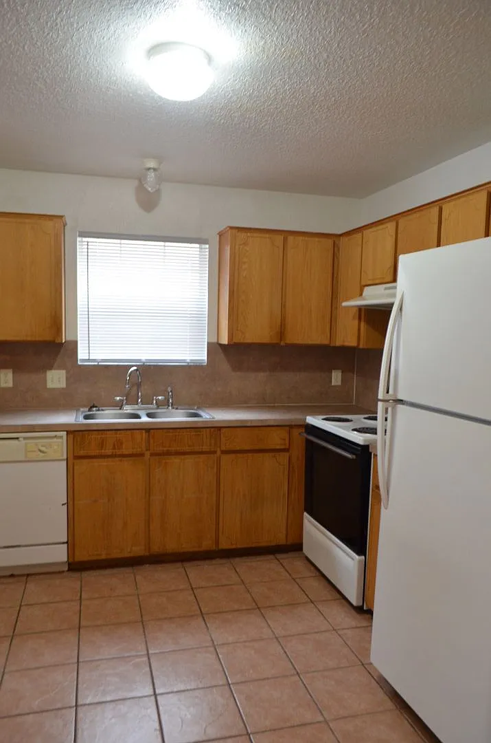 4400 Alan Kent — Photo 4