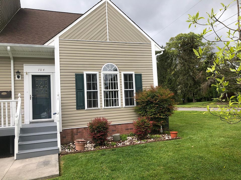 1st image of 704 Carolina Ave #704
