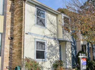 6047 Forrest Hollow Ln, Springfield, VA 22152