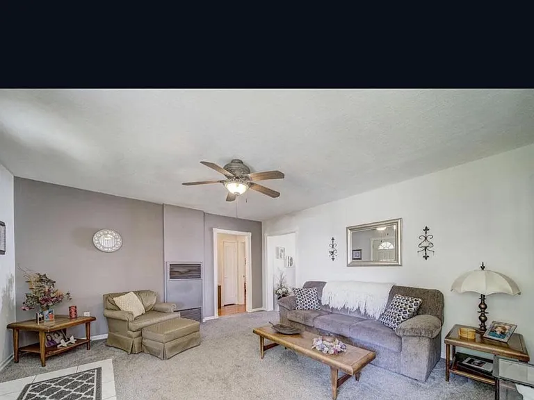 2125 Juliesse Ave — Photo 2