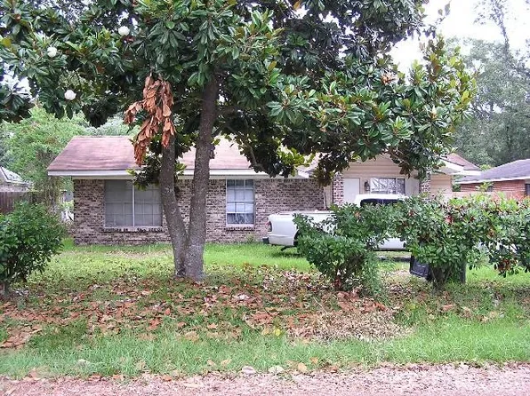 1516 S 10th St, Ocean Springs, MS 39564