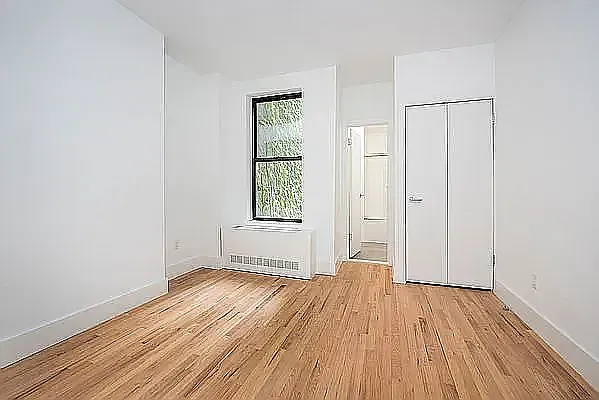 337 East 77th Street — Photo 2