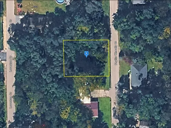 N2435 Phyllis Wheatly Dr, Burlington, WI 53105