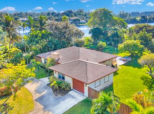 916 Roberts Rd, Delray Beach, FL 33483