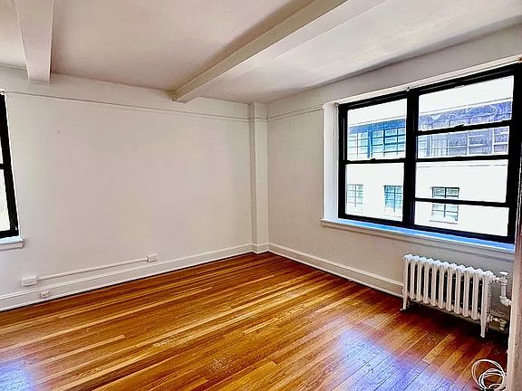 2nd image of 117 E 77th St APT 5D