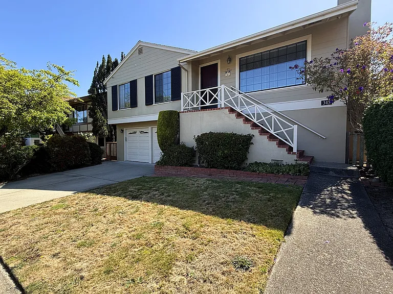 345 Granada Dr — Photo 41