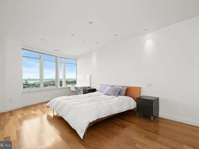 100 Harborview Dr #1901 — Photo 31