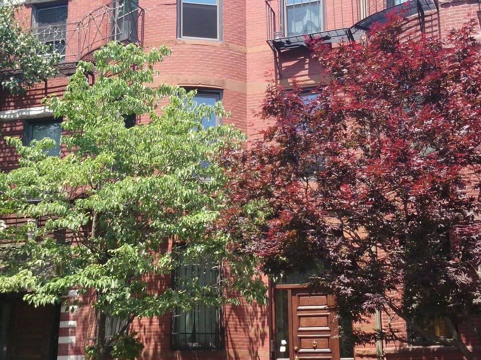 2nd image of 49 Symphony Rd APT 39