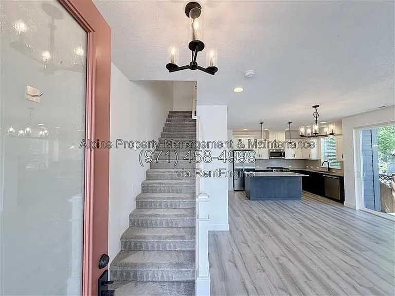7226 SE Blanton St — Photo 3