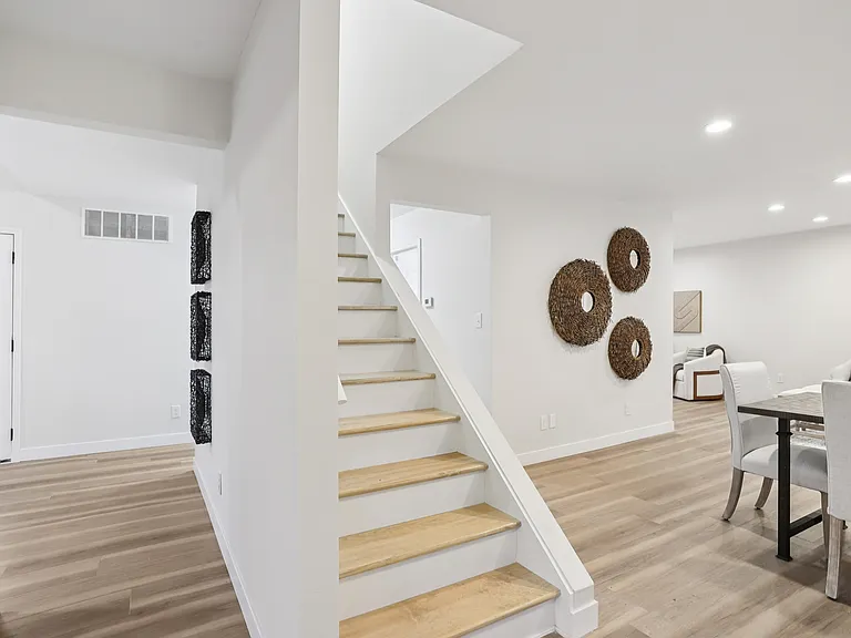 1357 S Lake Sherwood Dr — Photo 22