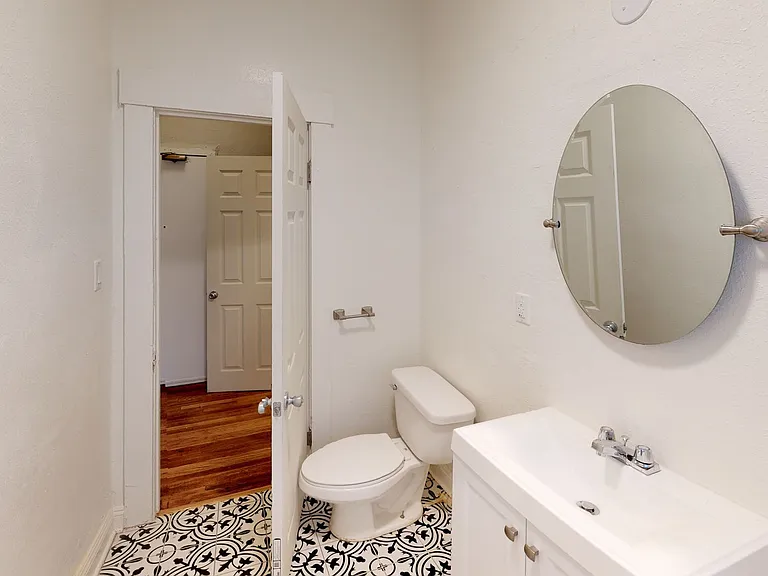 830 S Park View St — Photo 5