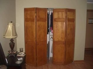 10373 Dearlove Rd #6-101, Glenview, IL 60025