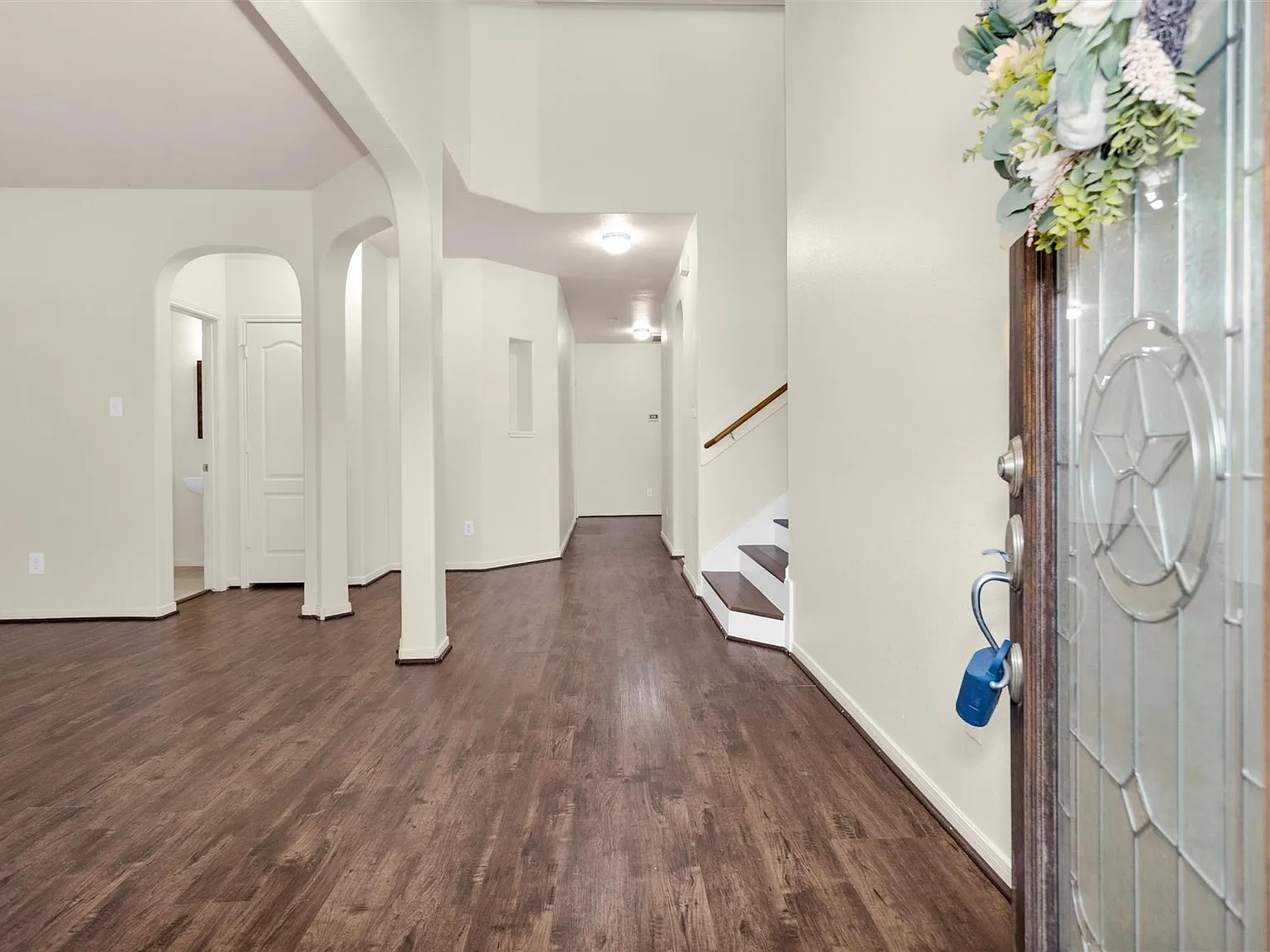 4 bed, 2.5 bath, 2832 sqft, $2,500 — Photo 3