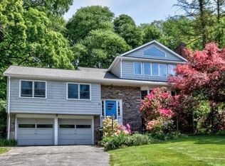 22 Heckle St, Wellesley, MA 02481