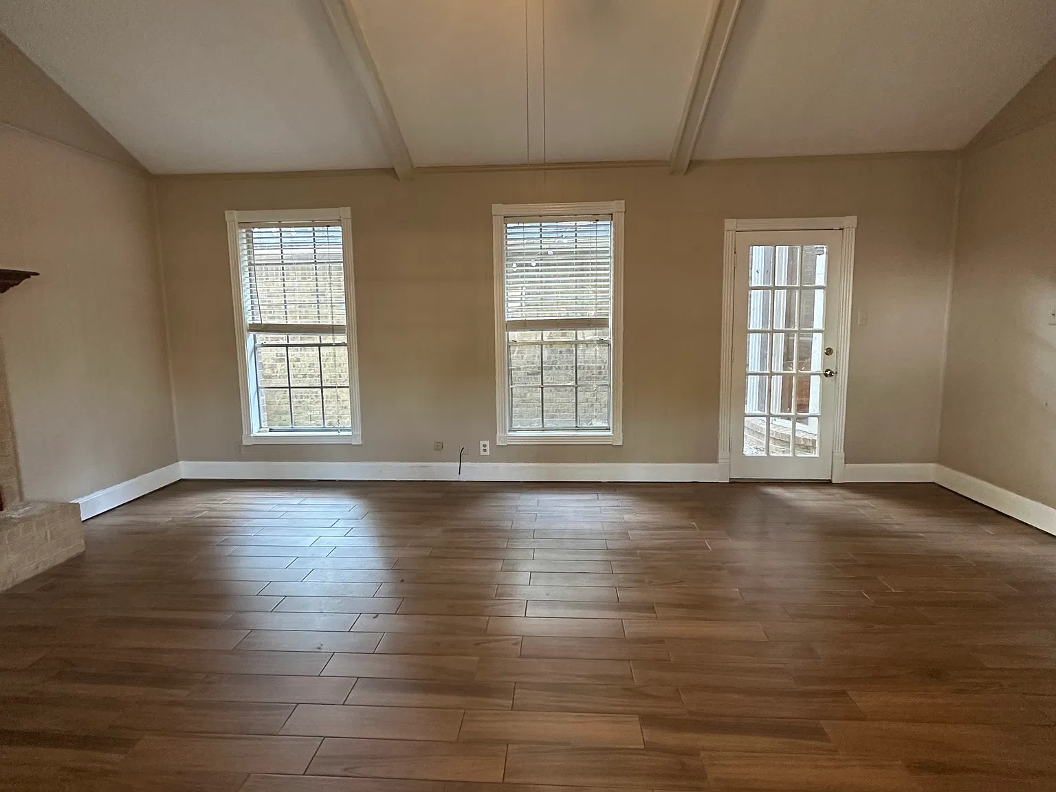3 bed, 2200 sqft, $2,350 — Photo 3