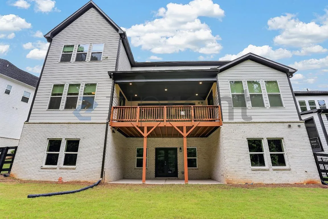 5 bed, 4.5 bath, 3797 sqft, $5,500 — Photo 4