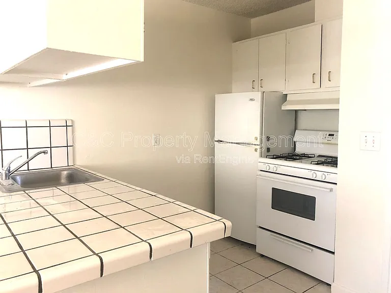 351 Dela Vina Ave #2 — Photo 7