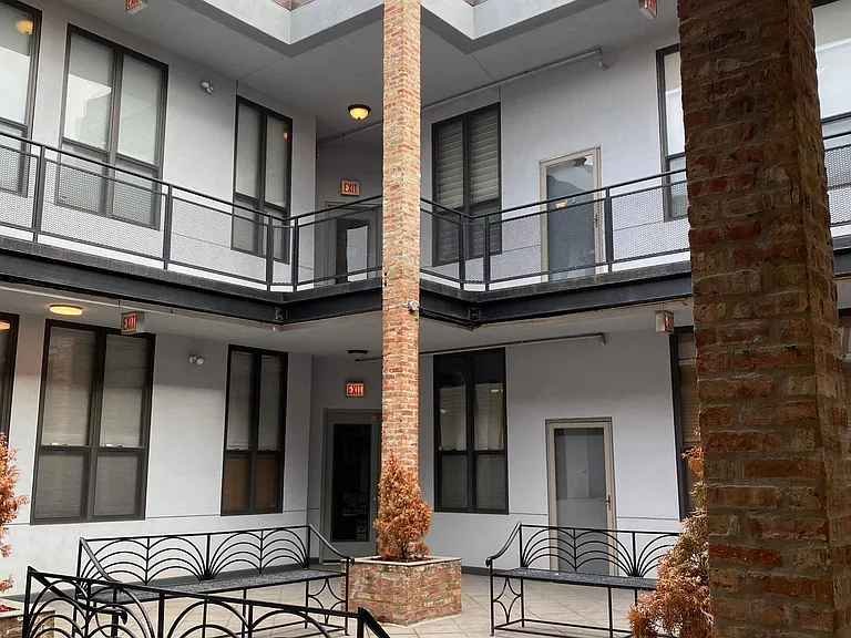 4101 S Michigan Ave #T4 — Photo 11
