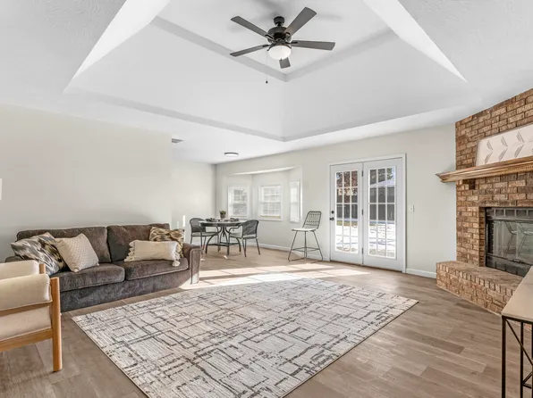 2828 W Whiteside Street, Springfield, MO 65807