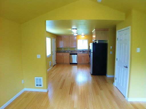 4th image of 1391 NE Vena Ave