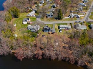 81 Edgewater Dr, Framingham, MA 01702