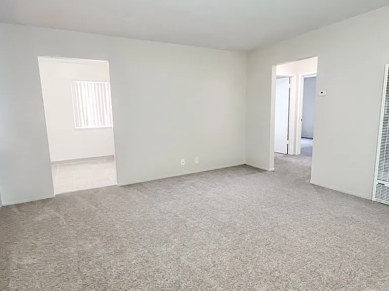 Monterey Manor Apartments — Photo 14