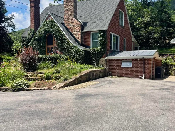 449 McMullen Rd, Altoona, PA 16601