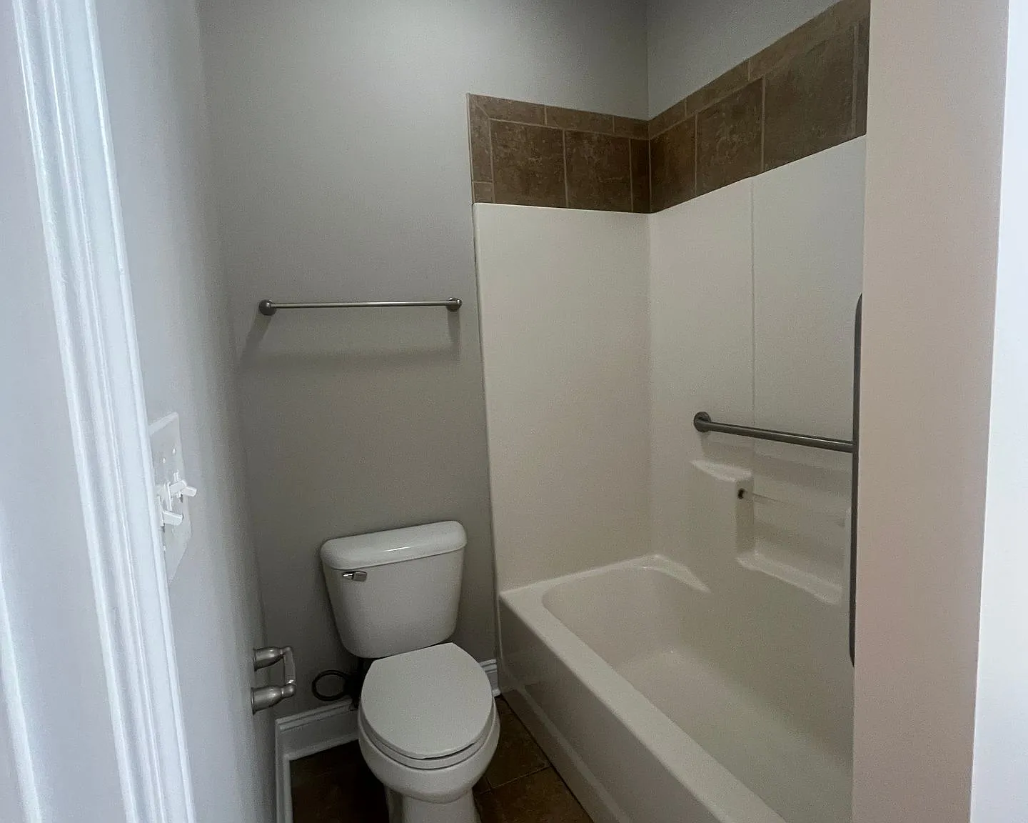 128 Bentwood Cir — Photo 2