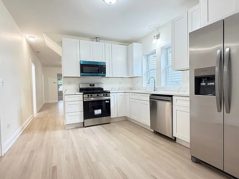 5821 W Gunnison St — Photo 15