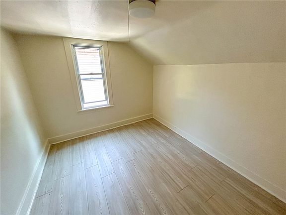 2nd image of 174 Sherman St