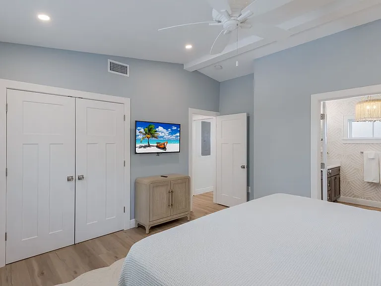401 N Shore Dr — Photo 14