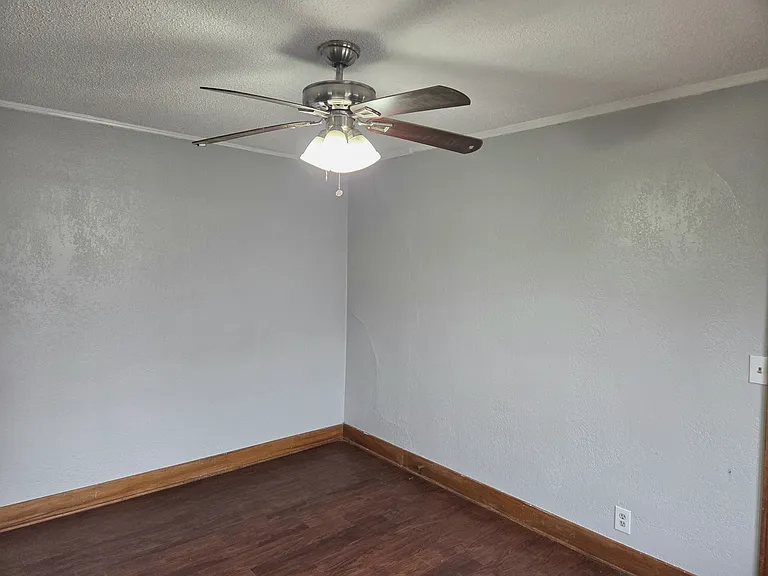 1809 N Gatewood Ave — Photo 9