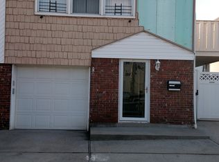 91 Middle Loop Rd, Staten Island, NY 10308