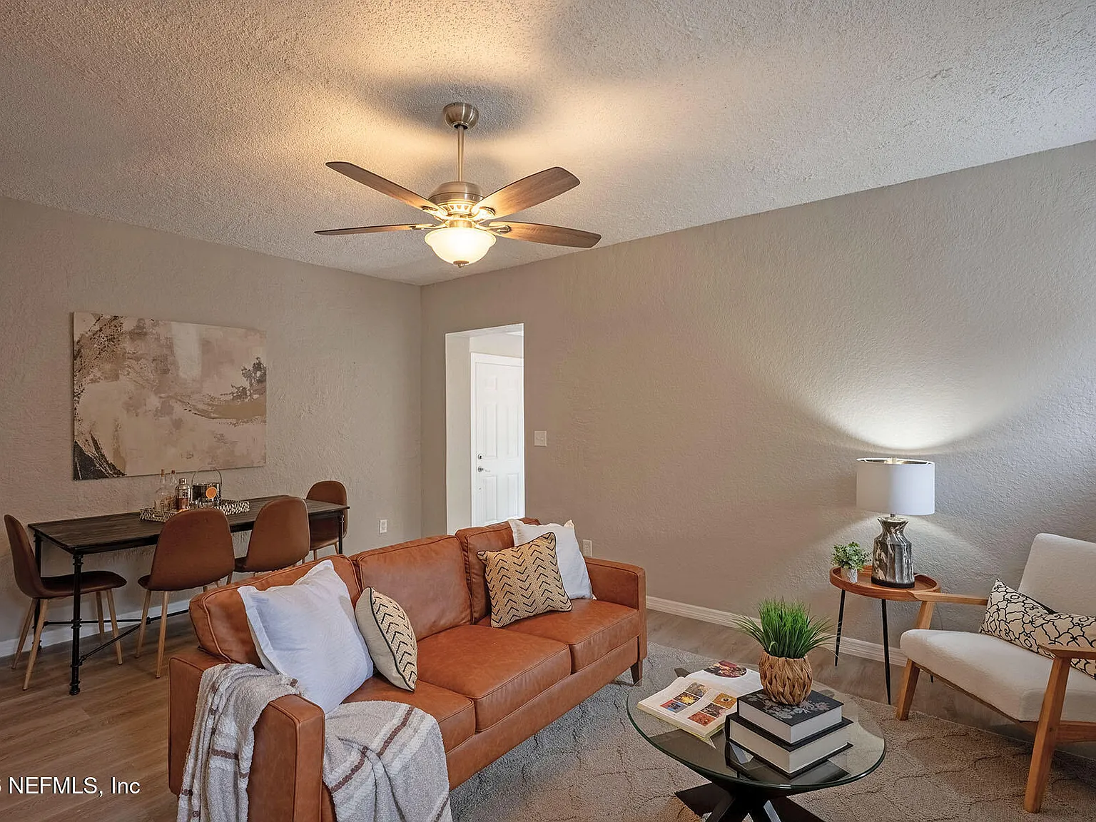 3 bed, 2.0 bath, 1216 sqft, $1,600 — Photo 4