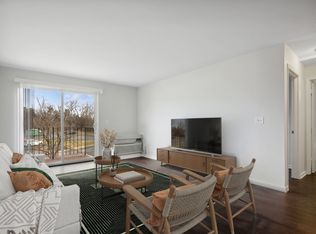 Wellington Creek Apartments, Lisle, IL 60532