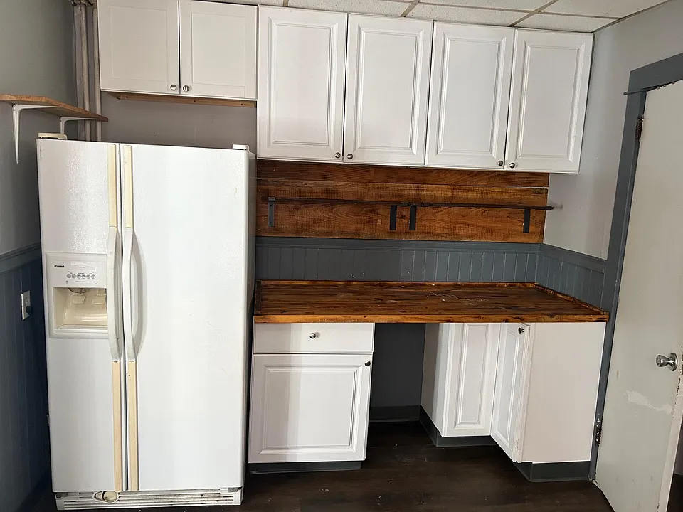 38 W James St #1