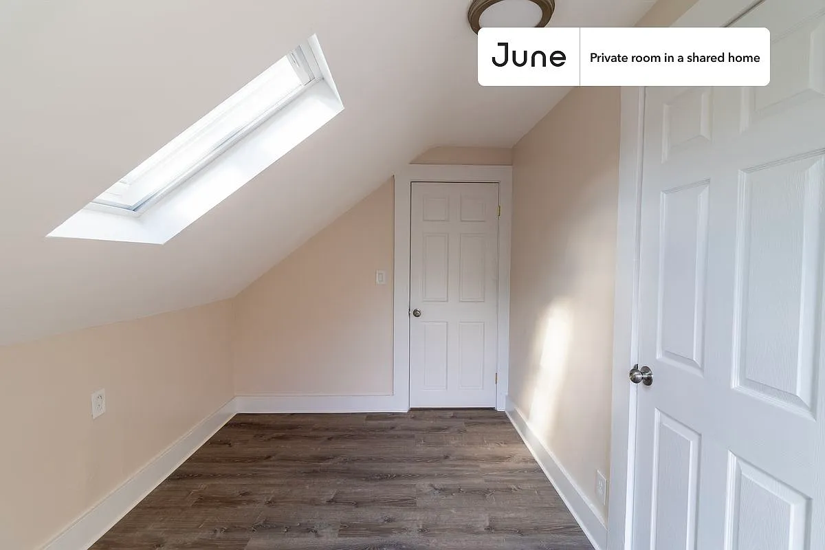 Building Photo - 11A Islington St #F