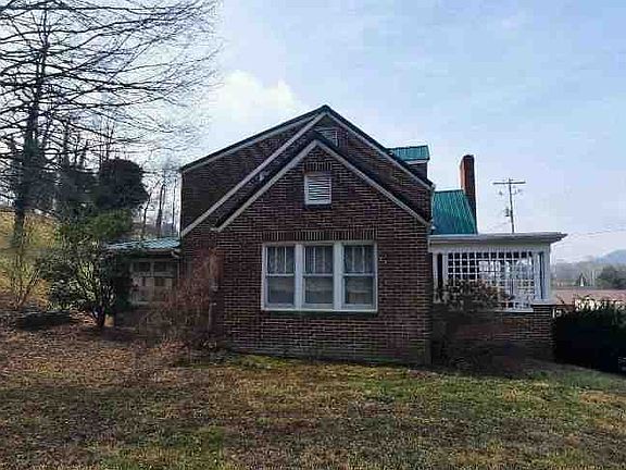 4th image of 144 Country Club Rd