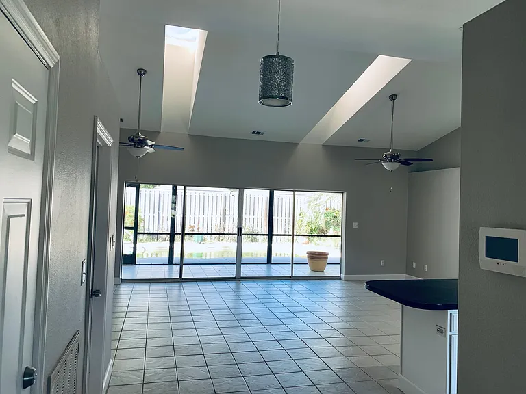4504 Kim St — Photo 4