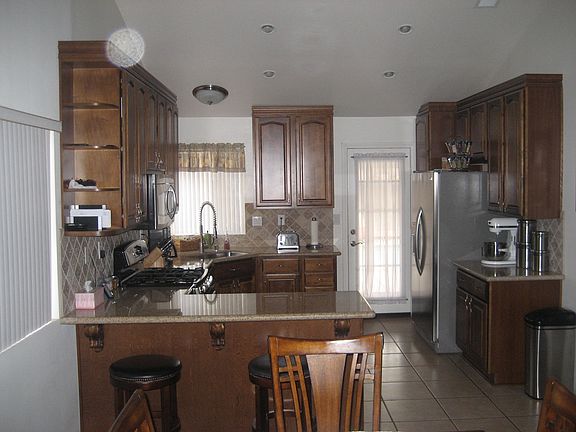 2nd image of 145 W Avenue L