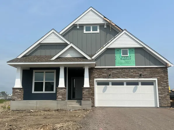 2147 Pepin Dr, Lino Lakes, MN 55038