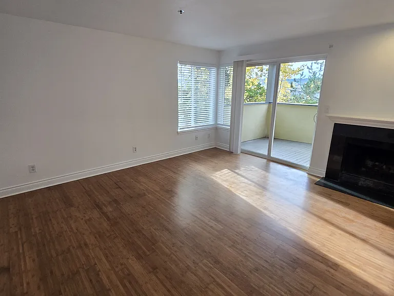 8964 Redmond Woodinville Rd NE #203 — Photo 5