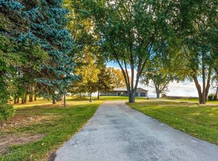 3660 County Rd S, Little Suamico, WI 54141
