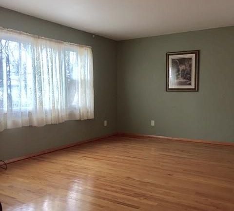 5th image of 220 S Mann Ave