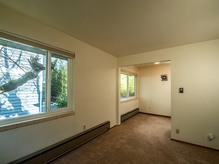 922 10th Ave E #7 — Photo 12