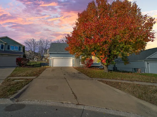 2417 River Ridge Dr, West Des Moines, IA 50265